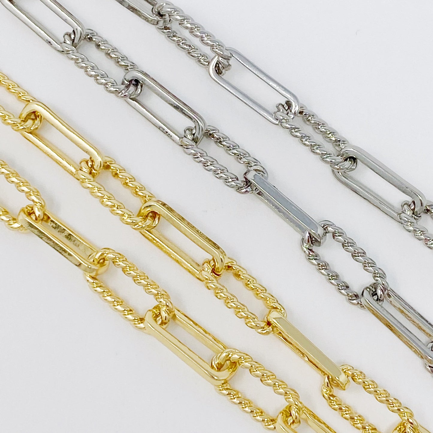 Toggle Chain Link Necklace by Ellisonyoung.com