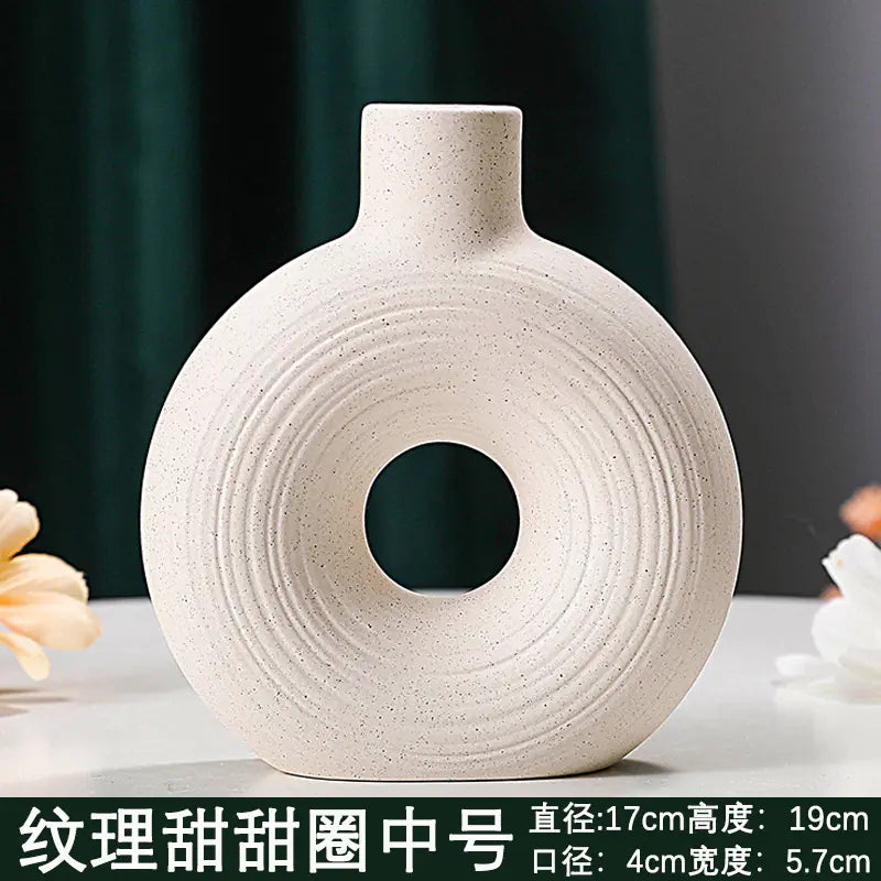 Elegant Ceramic Vase for Home Decor - Nordic Design