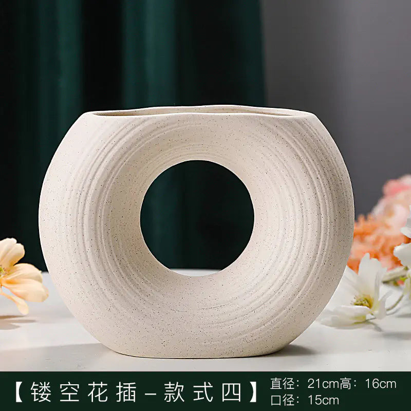 Elegant Ceramic Vase for Home Decor - Nordic Design