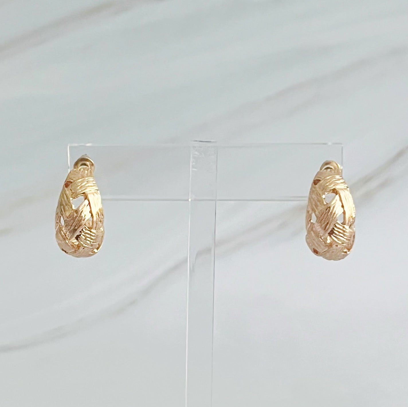 Knit Textured Hoop Earrings by Ellisonyoung.com