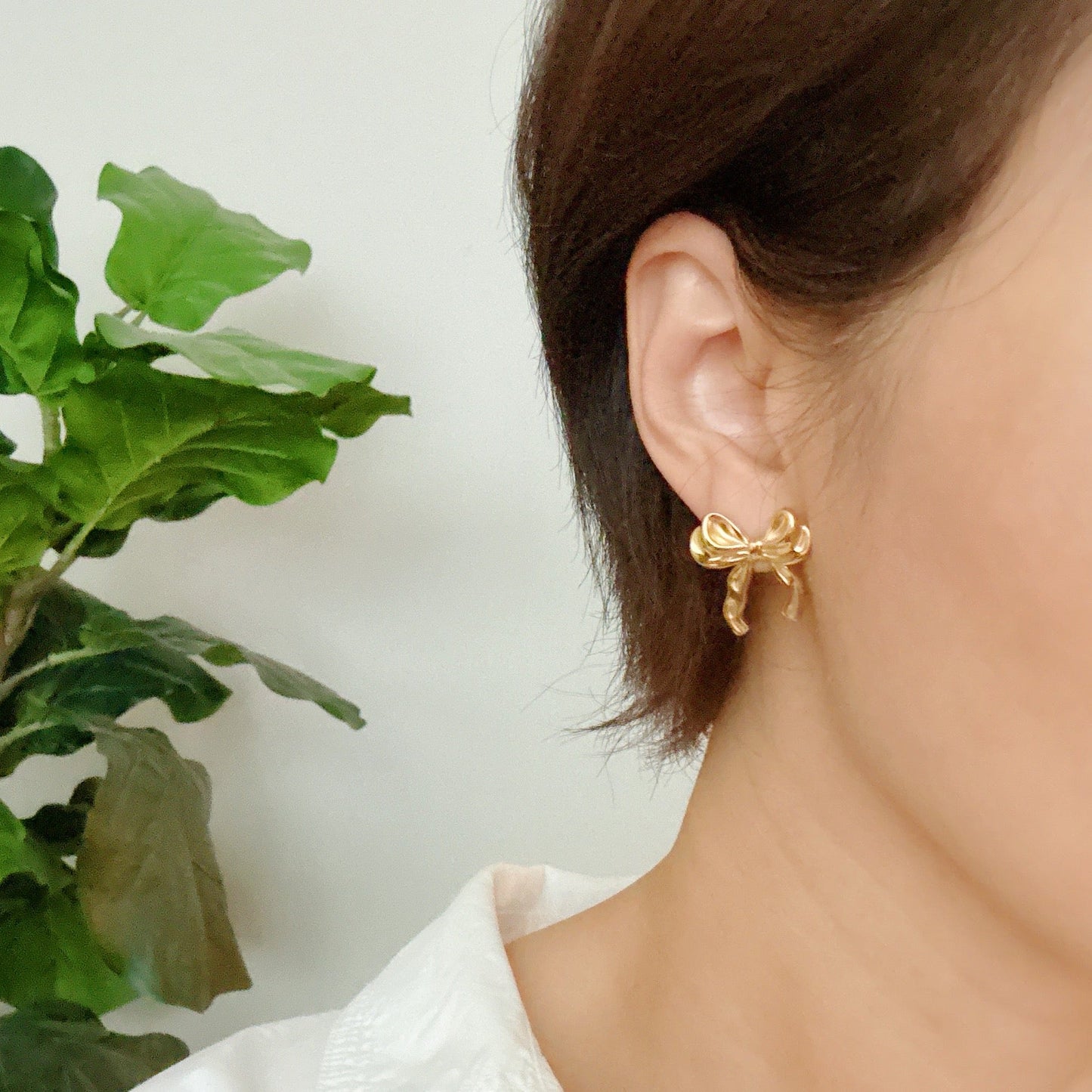 Gold Molten Ribbon Earrings by Ellisonyoung.com