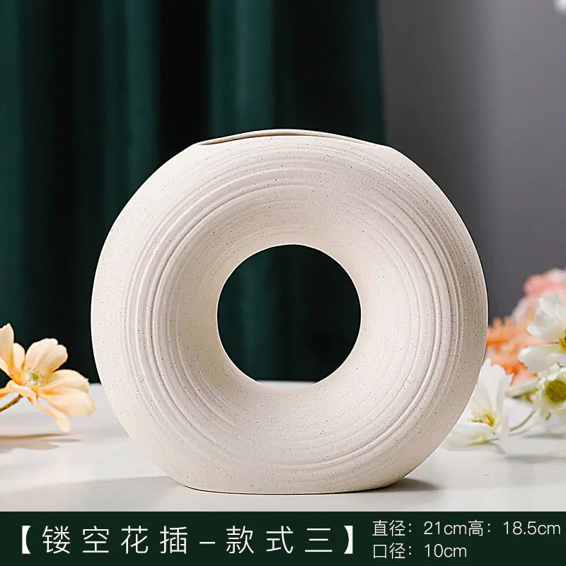 Elegant Ceramic Vase for Home Decor - Nordic Design