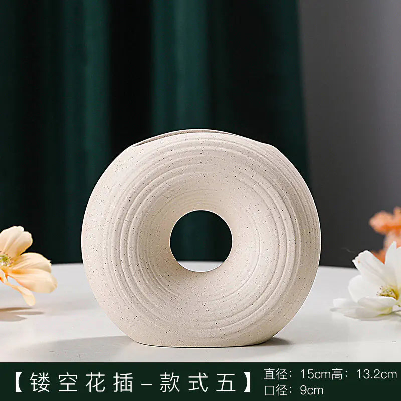 Elegant Ceramic Vase for Home Decor - Nordic Design