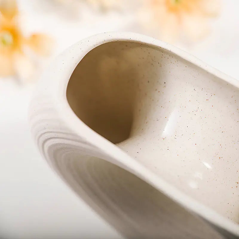 Elegant Ceramic Vase for Home Decor - Nordic Design