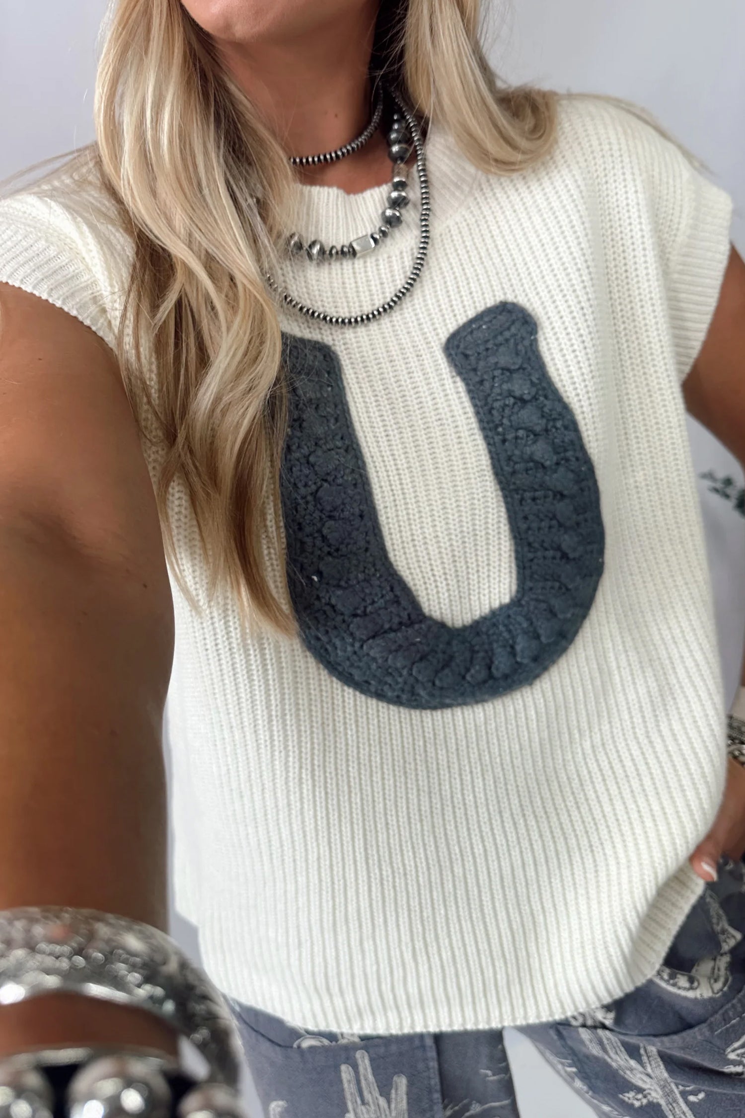 White Crochet Horseshoe Short Sleeve Knit Sweater