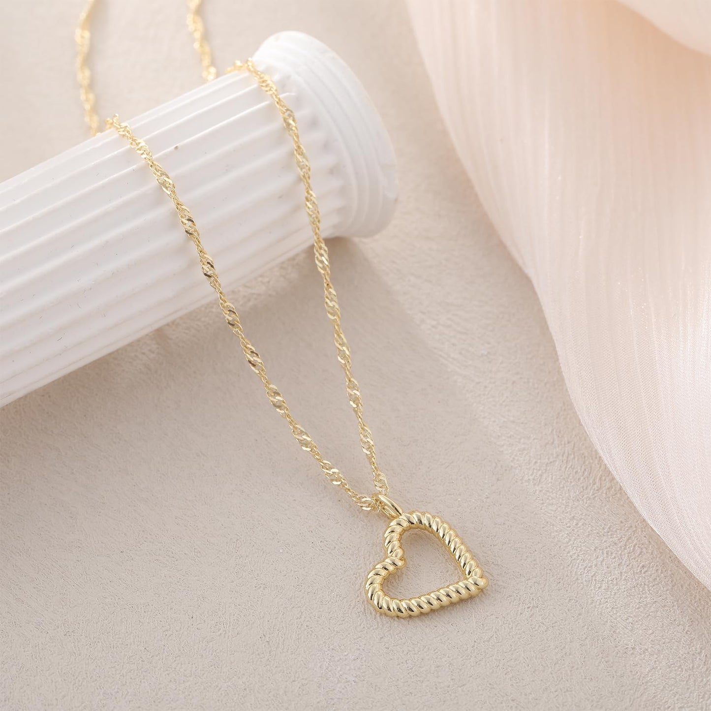 ASCOMY Dainty Gold Necklace for Women 14K Gold Plated Necklaces for Her Delicate Love Heart Necklace Heart Pendant Necklace Cute Necklaces Festival Jewelry Gift for Women