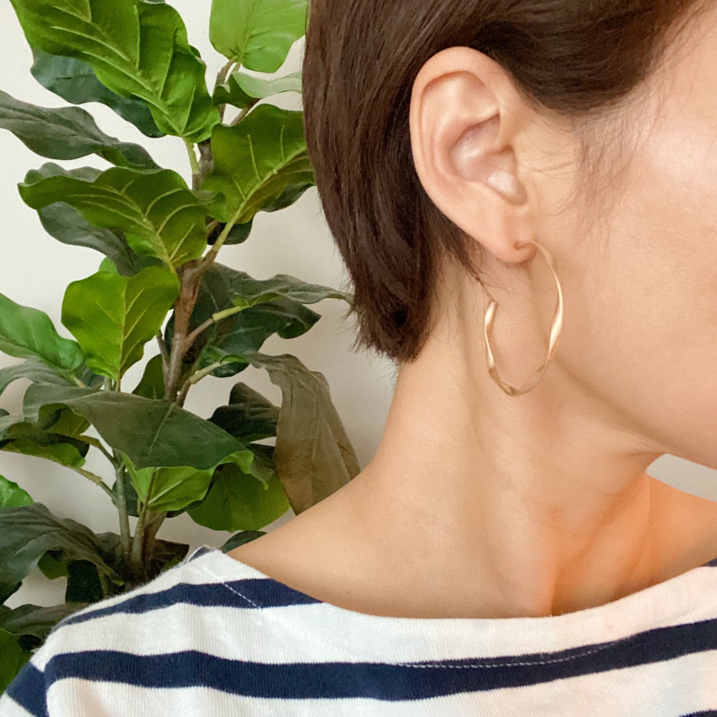 Gentle Wave Sleek Hoop Earrings by Ellisonyoung.com