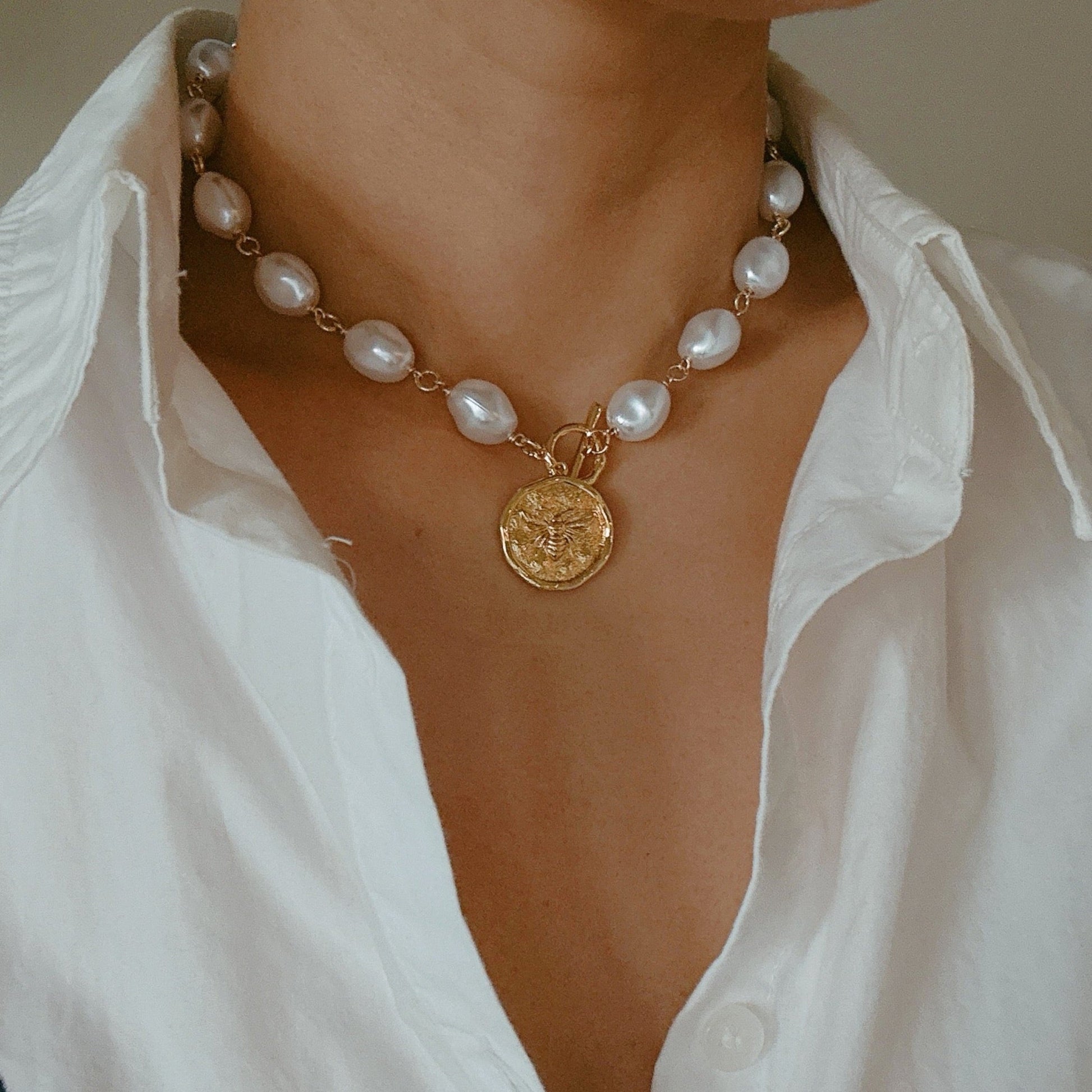 Golden-Bee-Baroque-Necklace-4