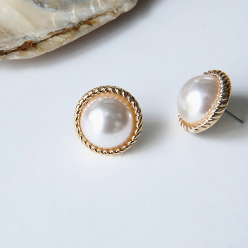 2025 New Fashion Oversized White Pearl Drop Earrings for Women Bohemian Golden Round Zircon Wedding Earrings Jewelry Gift