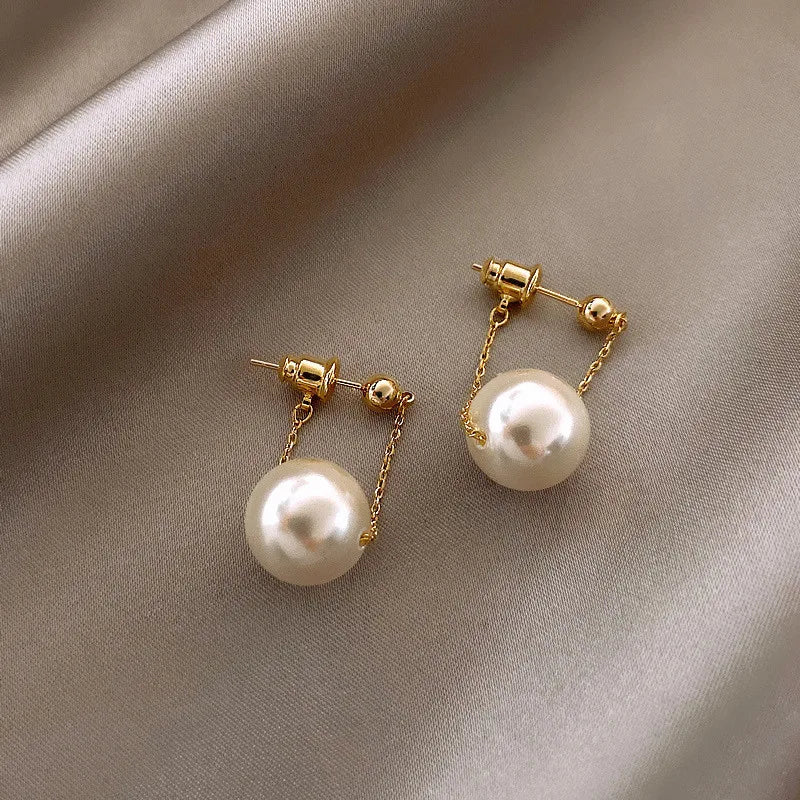 2025 New Fashion Oversized White Pearl Drop Earrings for Women Bohemian Golden Round Zircon Wedding Earrings Jewelry Gift