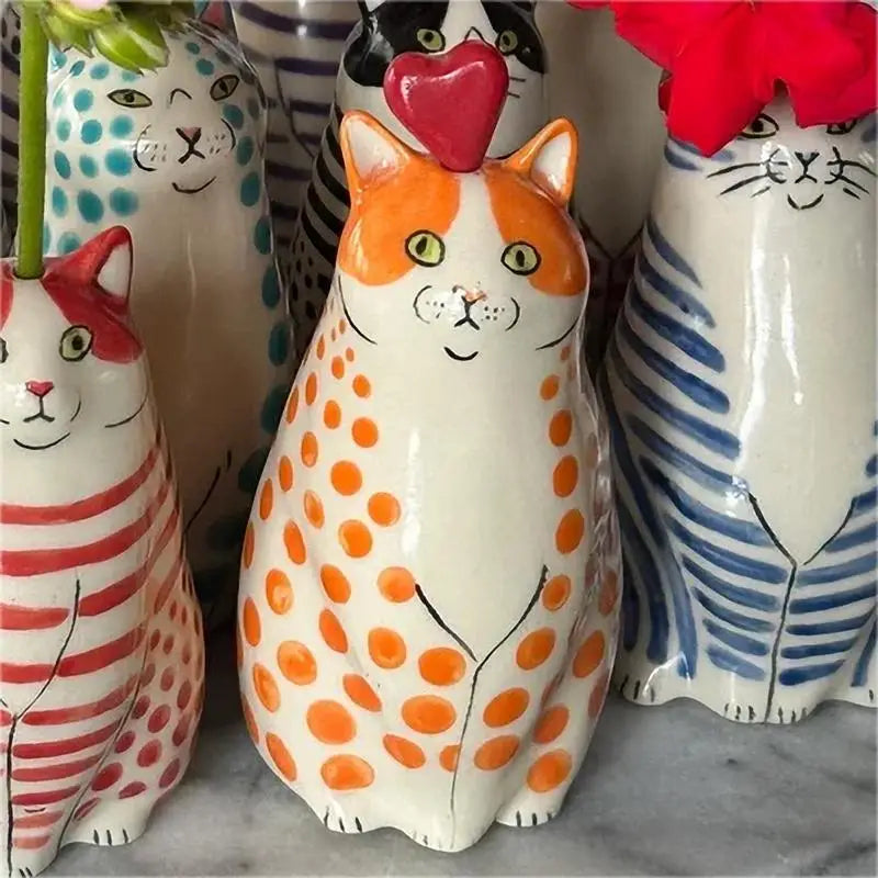 Polka Dot Ceramic Cat Bud Vase – Cute Resin Cat Flower Vase for Shelf, Desk & Home Decor