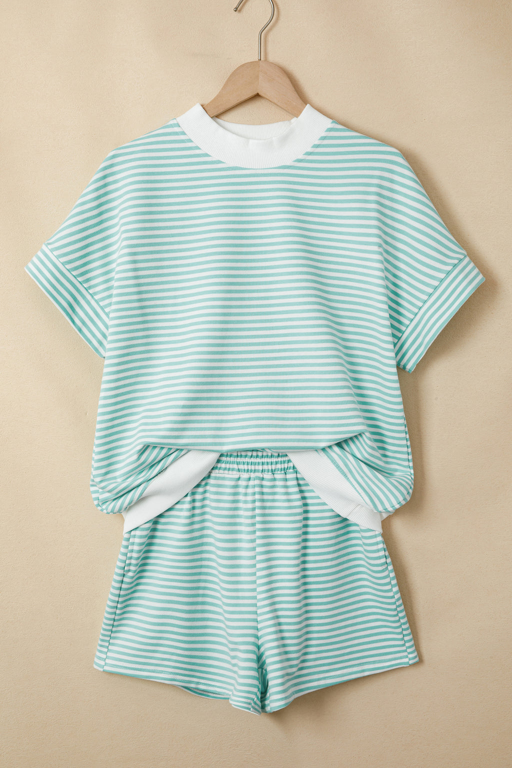 Green Stripe Cuffed Sleeve Contrast Mock Neck Tee Casual 2pcs Short Set