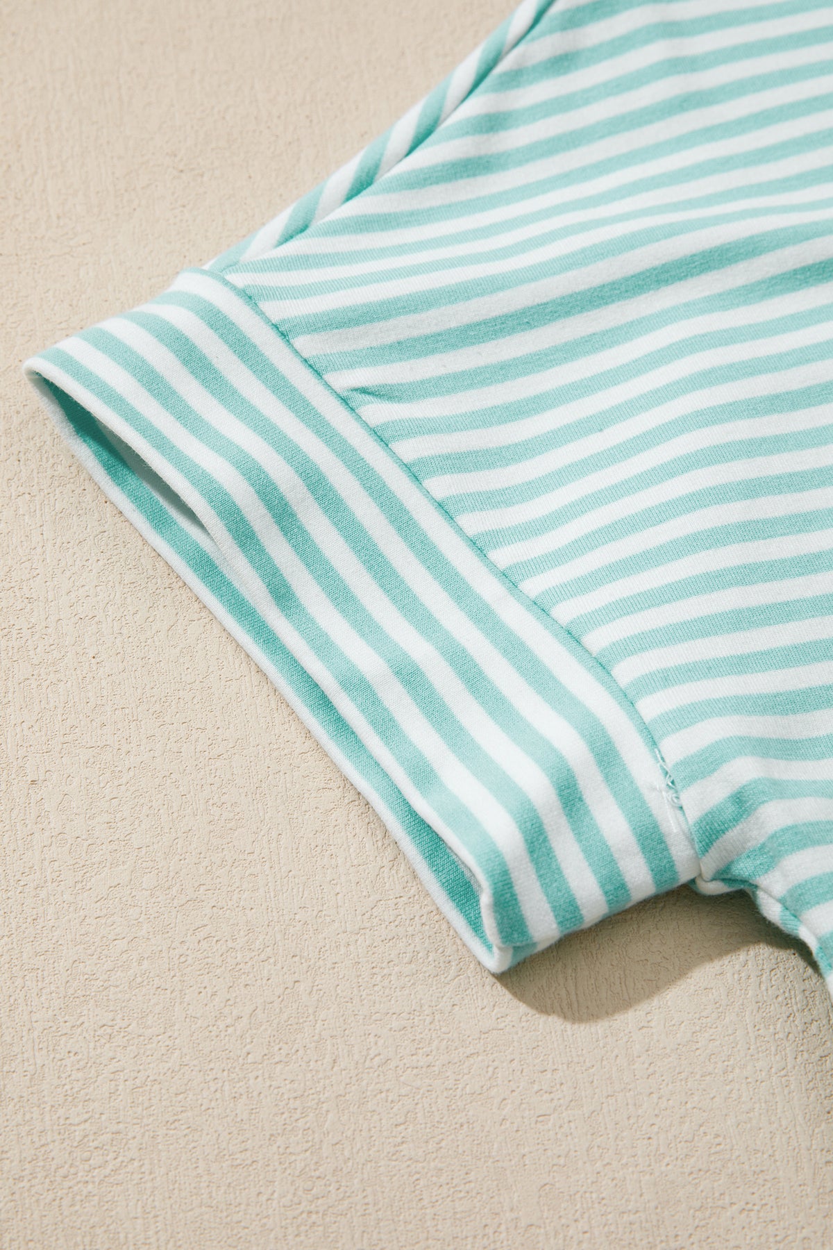 Green Stripe Cuffed Sleeve Contrast Mock Neck Tee Casual 2pcs Short Set