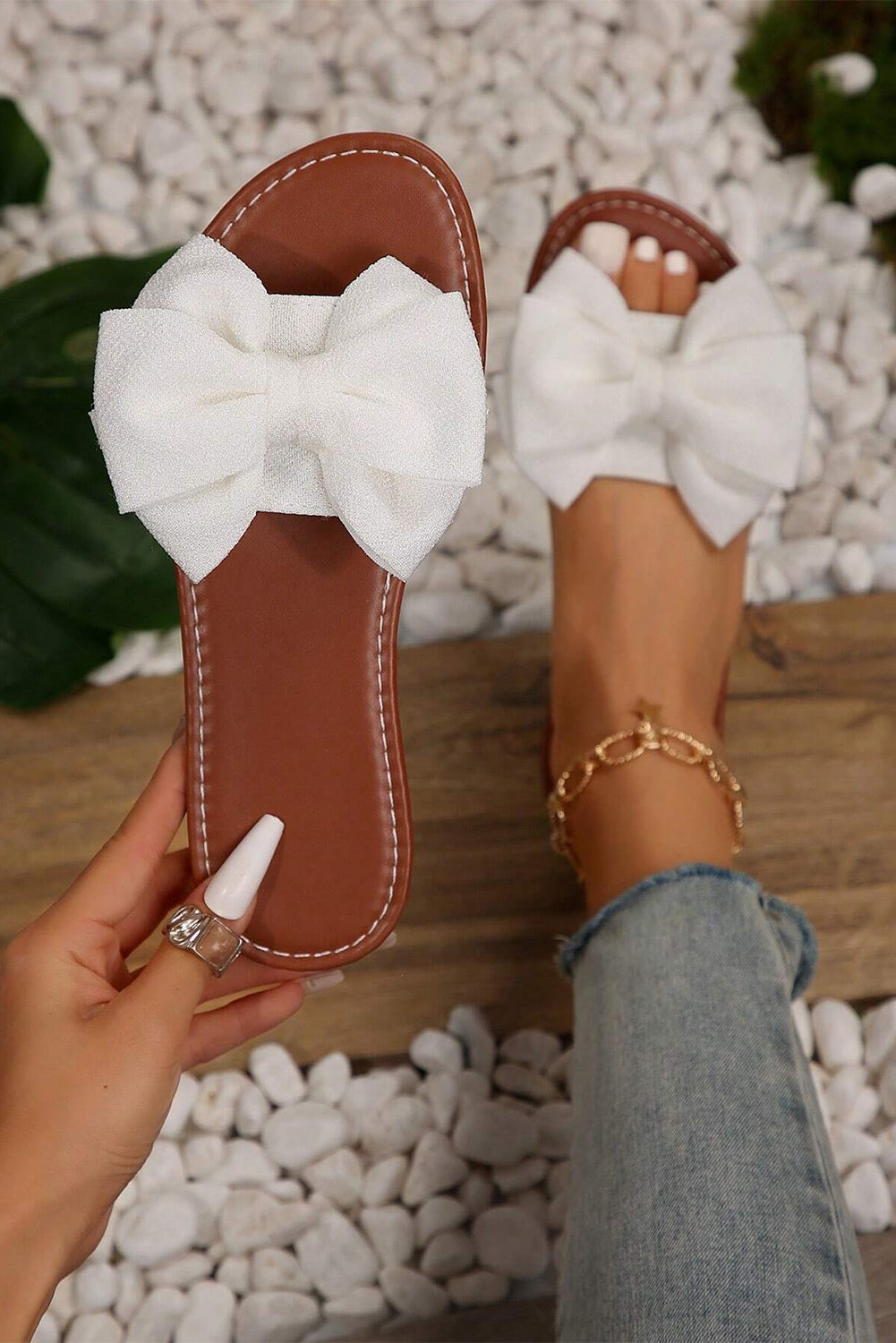 White Bow Knot Decor PU Leather Insole Flat Slippers