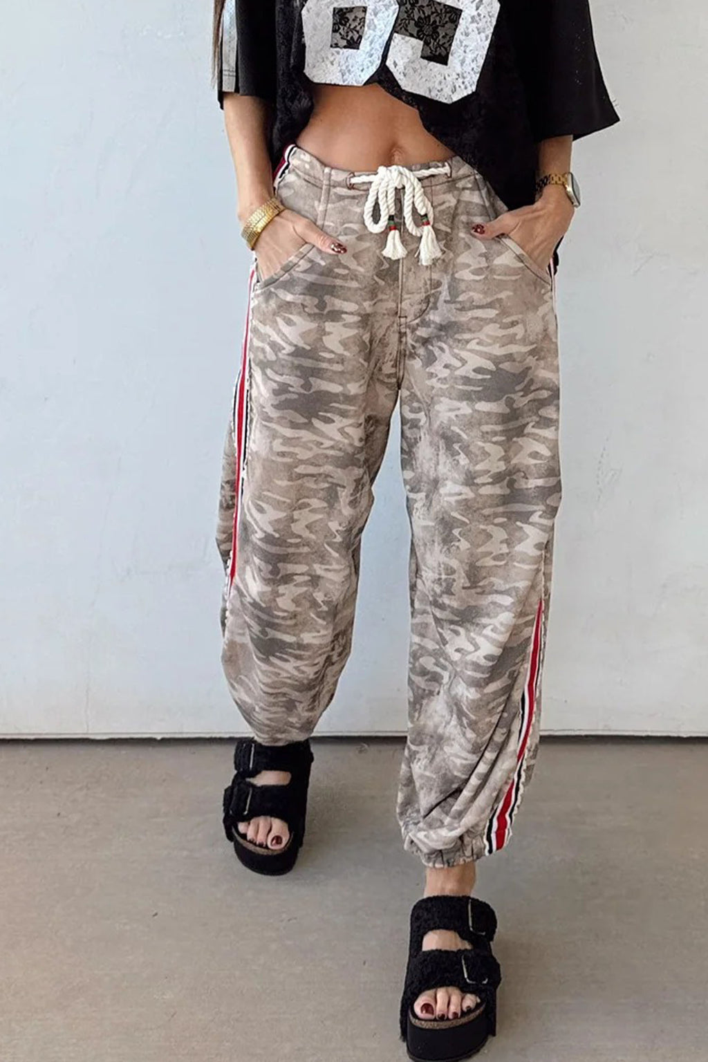 Khaki Camouflage Print Striped Side Panel Patchwork Drawstring Pants
