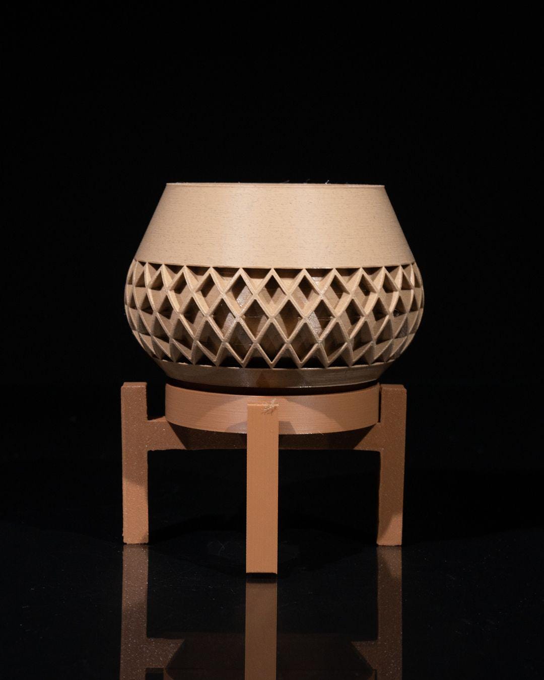 Geometric Elegance Vase with Stand – 3D-Printed Modern Home Decor