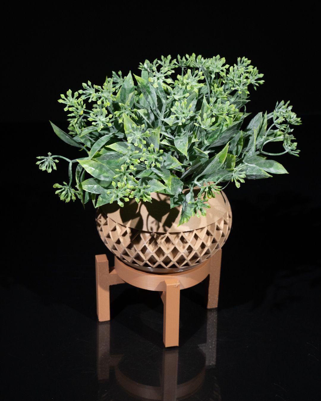 Geometric Elegance Vase with Stand – 3D-Printed Modern Home Decor